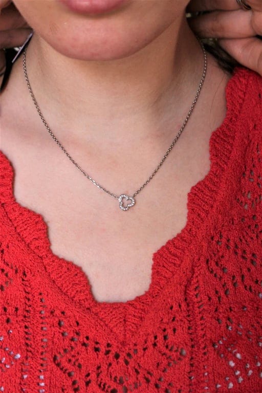 CHANEL mini camellia necklace - Image 2