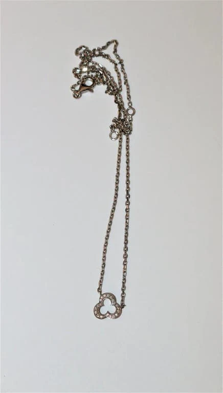 CHANEL mini camellia necklace - Image 4