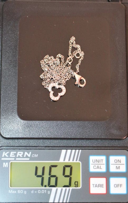 CHANEL mini camellia necklace - Image 9