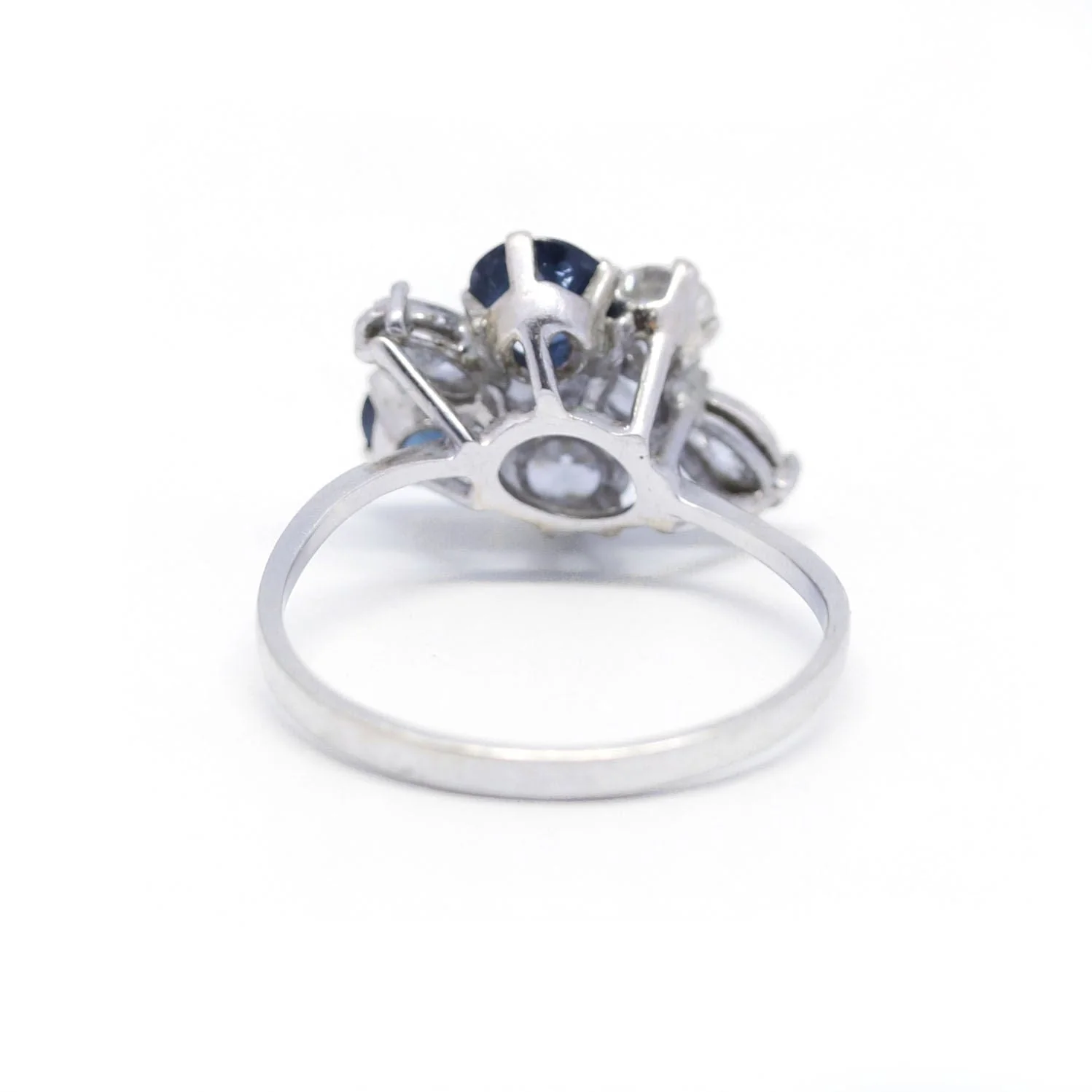 White gold, sapphires, diamonds ring - Image 3
