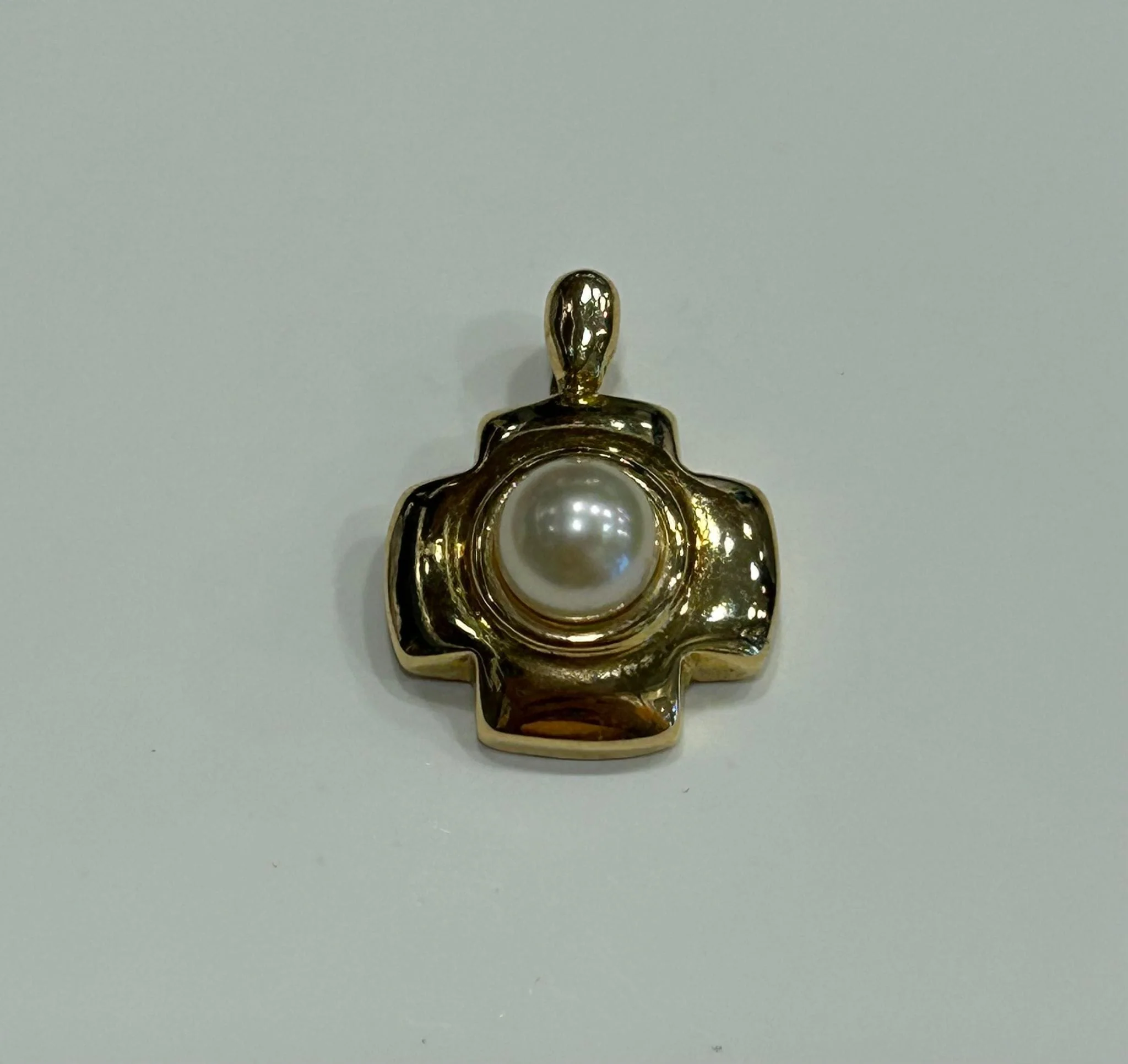 Gold cultured pearl pendant - Image 2