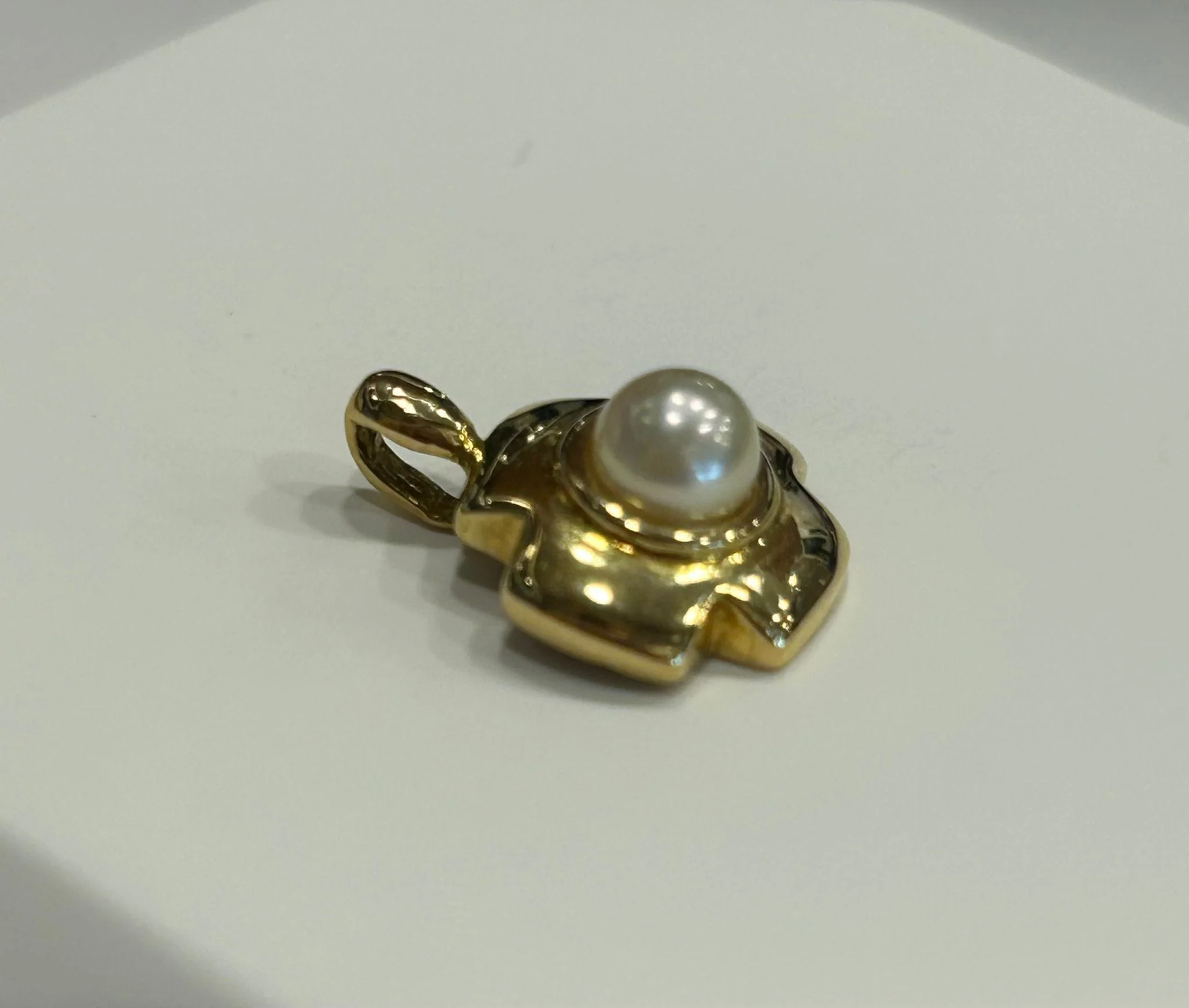 Gold cultured pearl pendant - Image 3