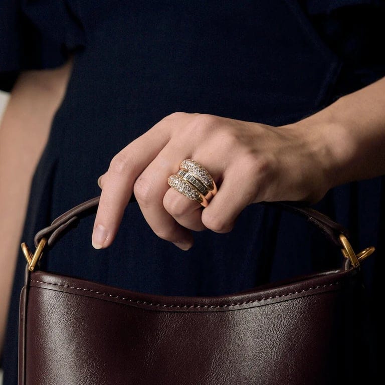 Les Deux Mondes ring in yellow gold and diamonds  - Image 2