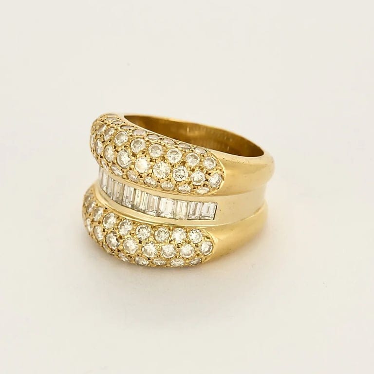 Les Deux Mondes ring in yellow gold and diamonds  - Image 3