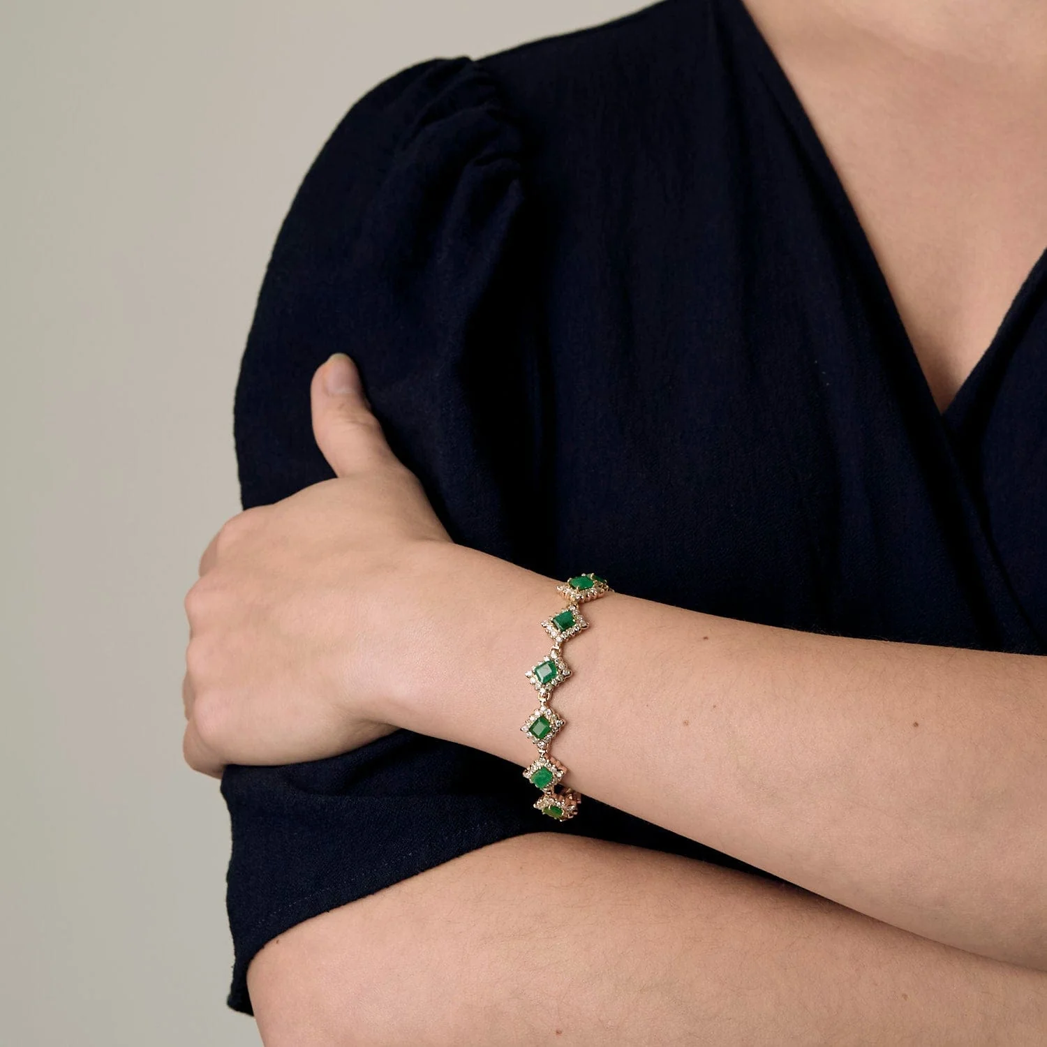Esmeralda bracelet in rose gold and emeralds  - Image 2