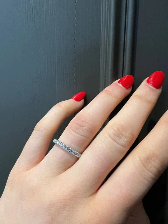 18k white gold ring with diamonds - Image 2
