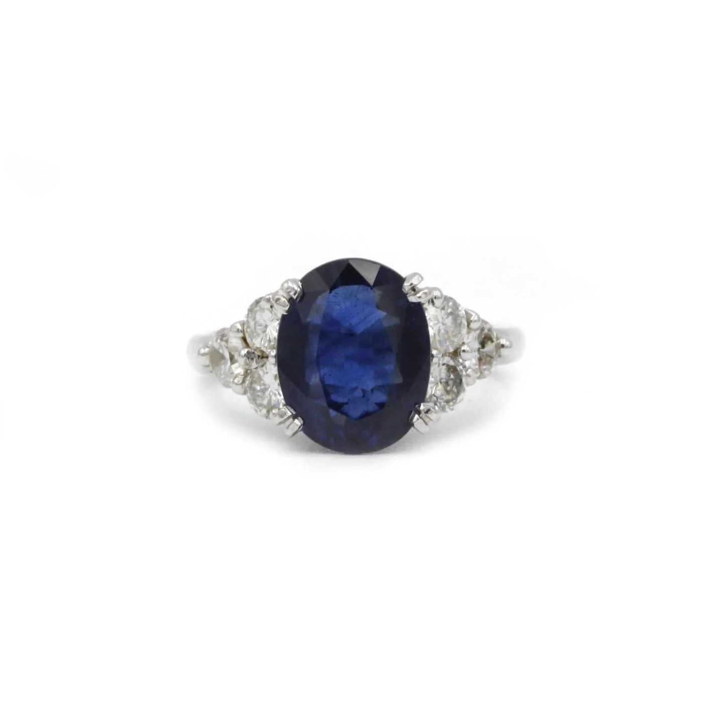 Gold ring with diamonds and sapphire