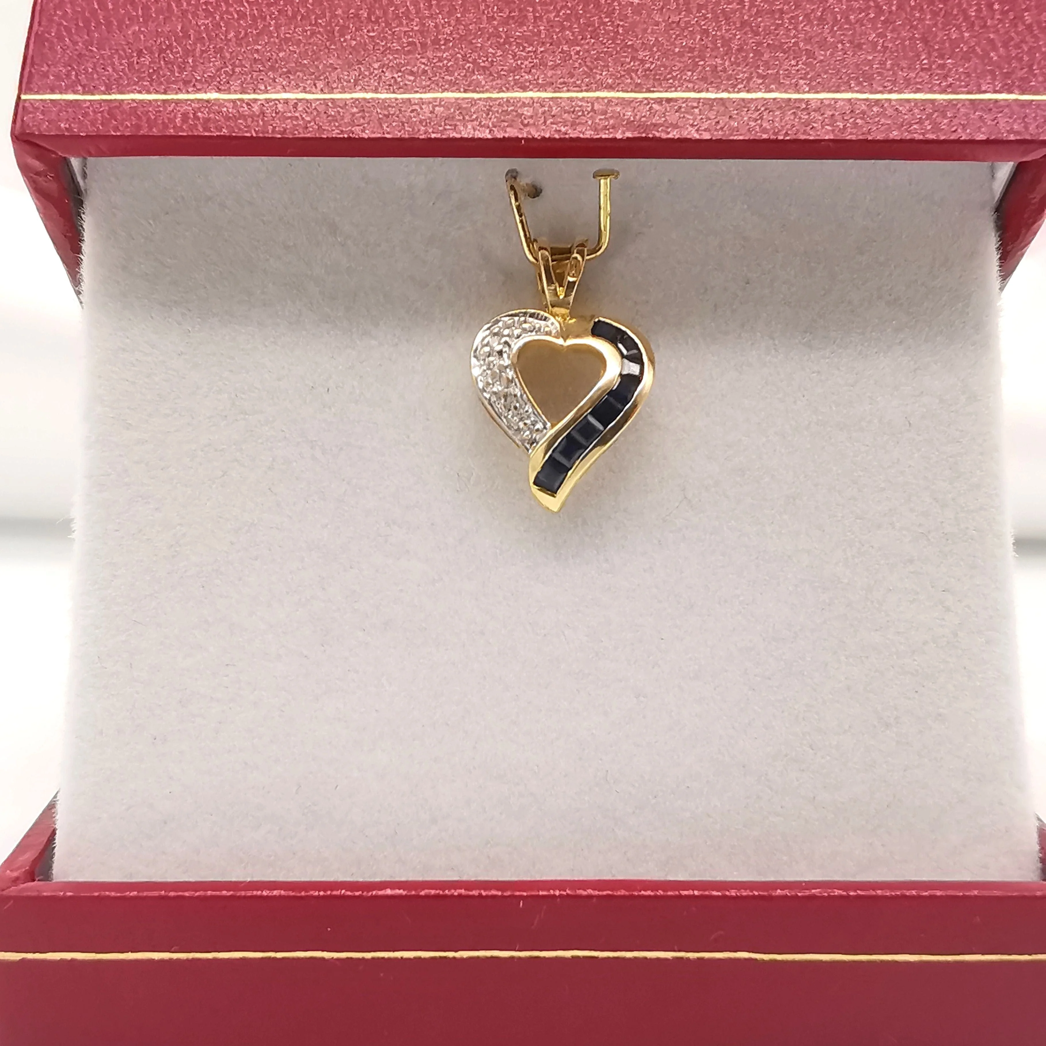 yellow gold heart pendant with sapphires and diamonds - Image 7