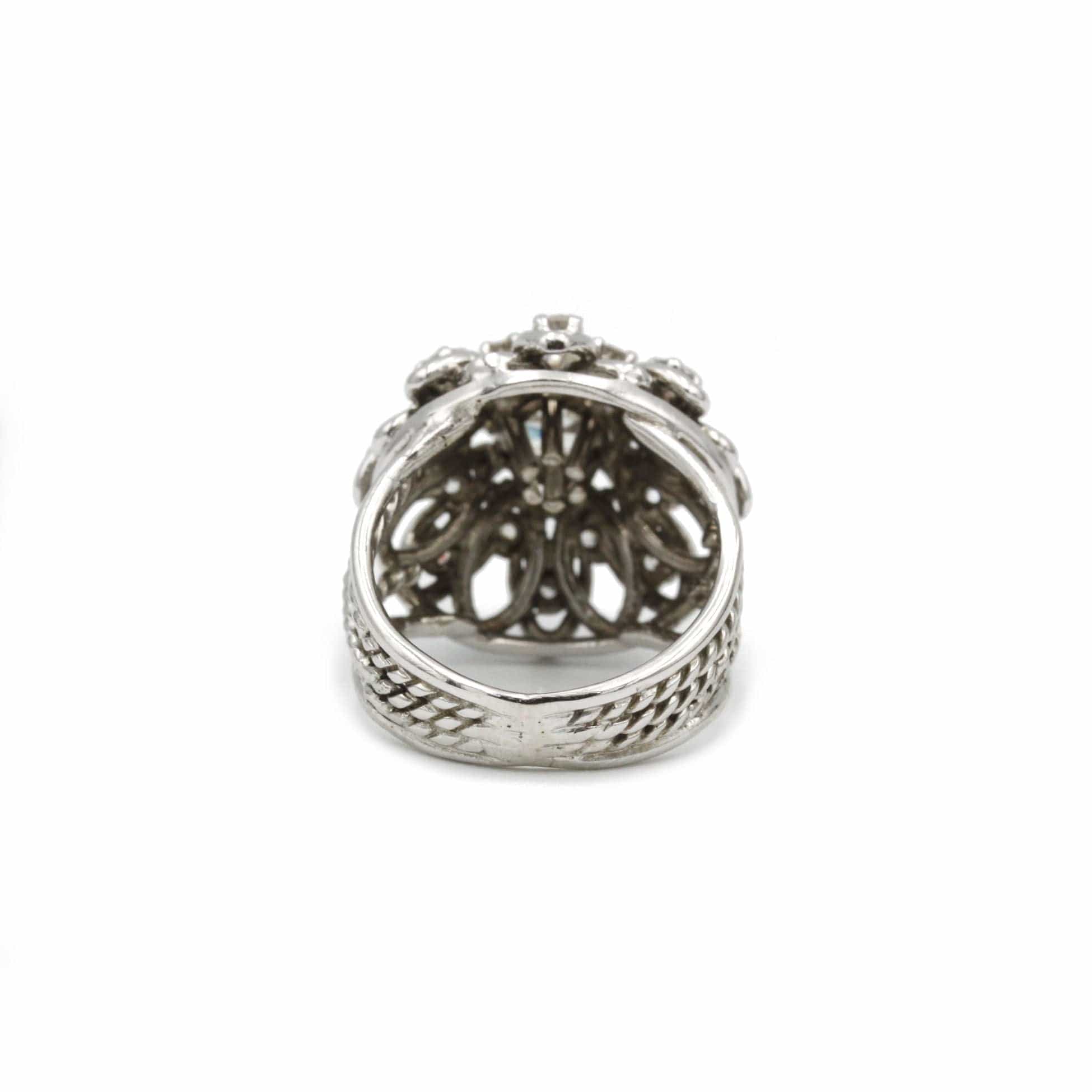 White gold and diamond ring - Image 2