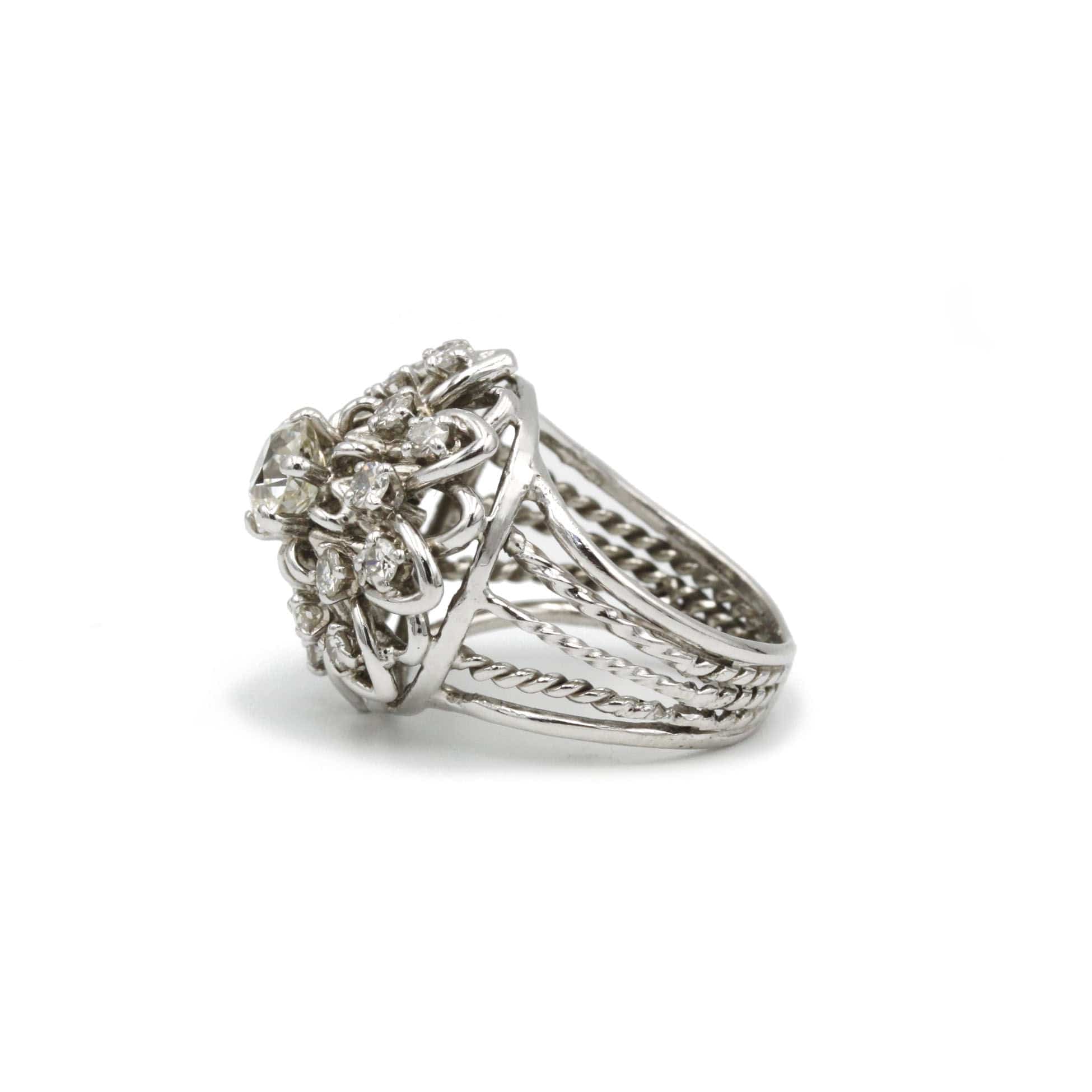 White gold and diamond ring - Image 3