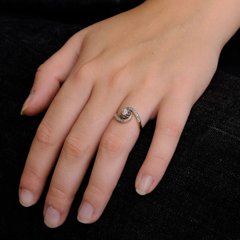 Tourbillon Ring in 2 Golds & Diamonds - Image 3