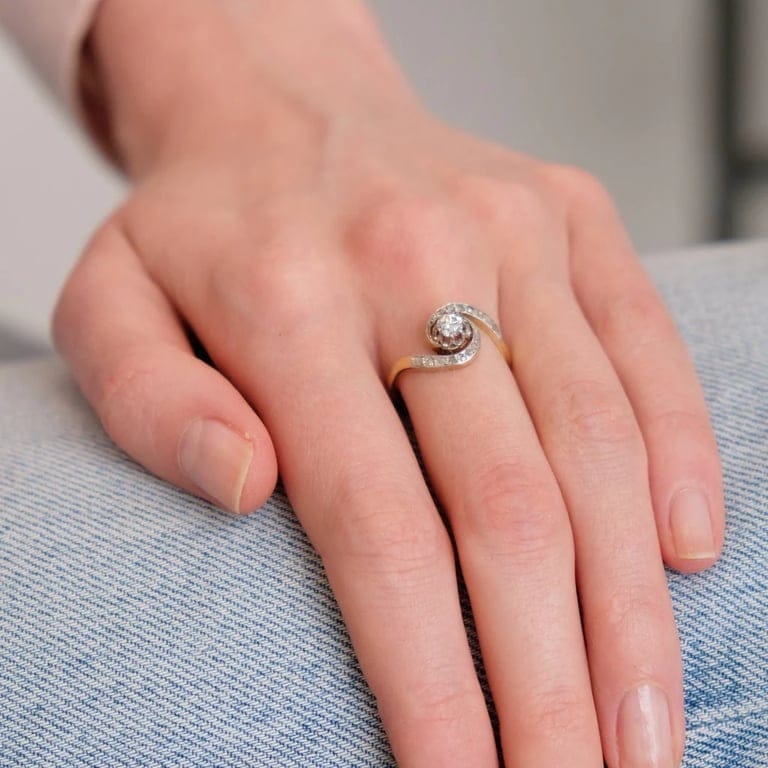 Tourbillon Ring in 2 Golds & Diamonds - Image 4