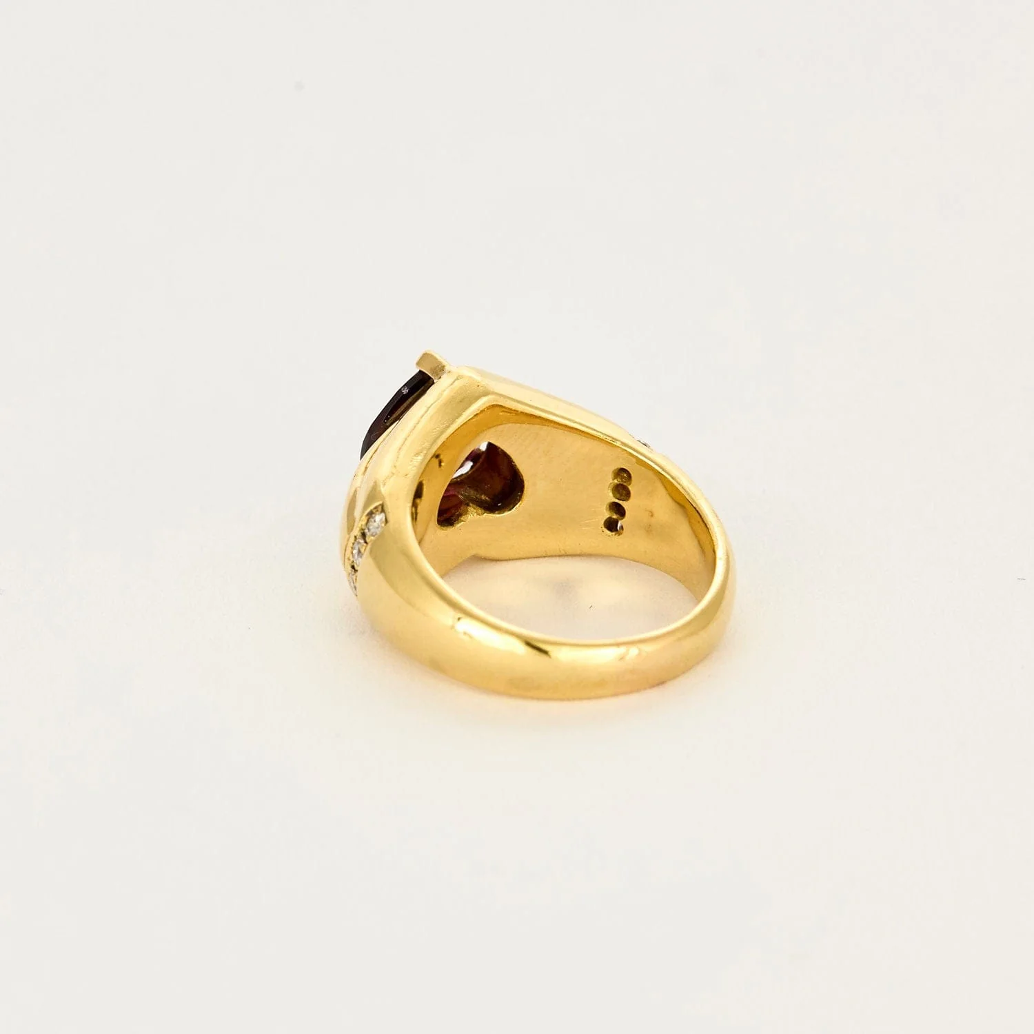 Yellow gold, diamond and rubellite ring