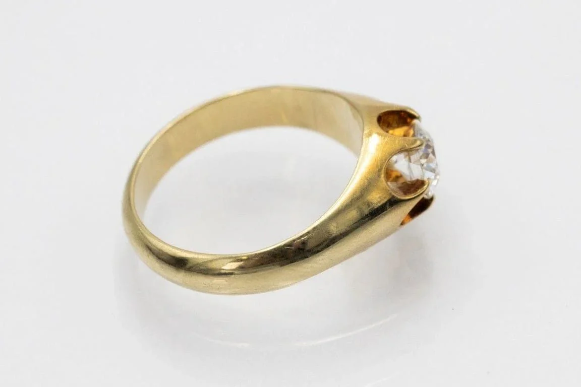 Solitaire yellow gold ring with 0.80 ct old-cut diamond  - Image 5