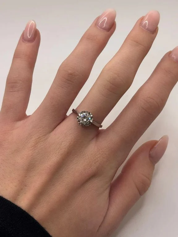 Solitaire platinum and 0.75 ct diamond  - Image 2