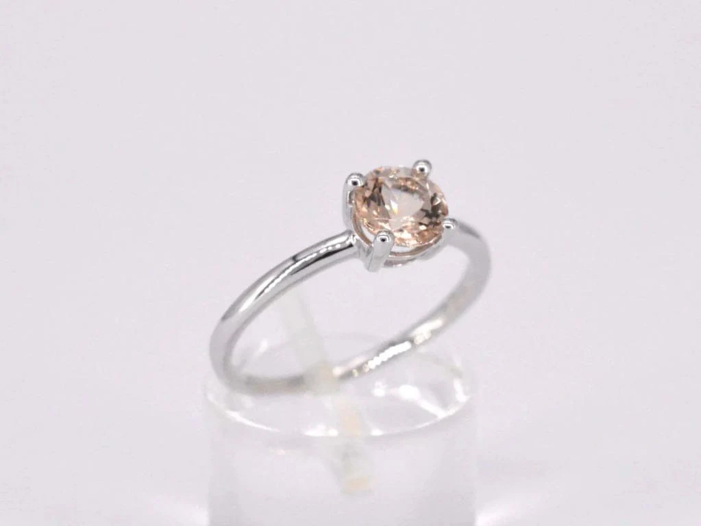 White gold ring with morganite - Image 3