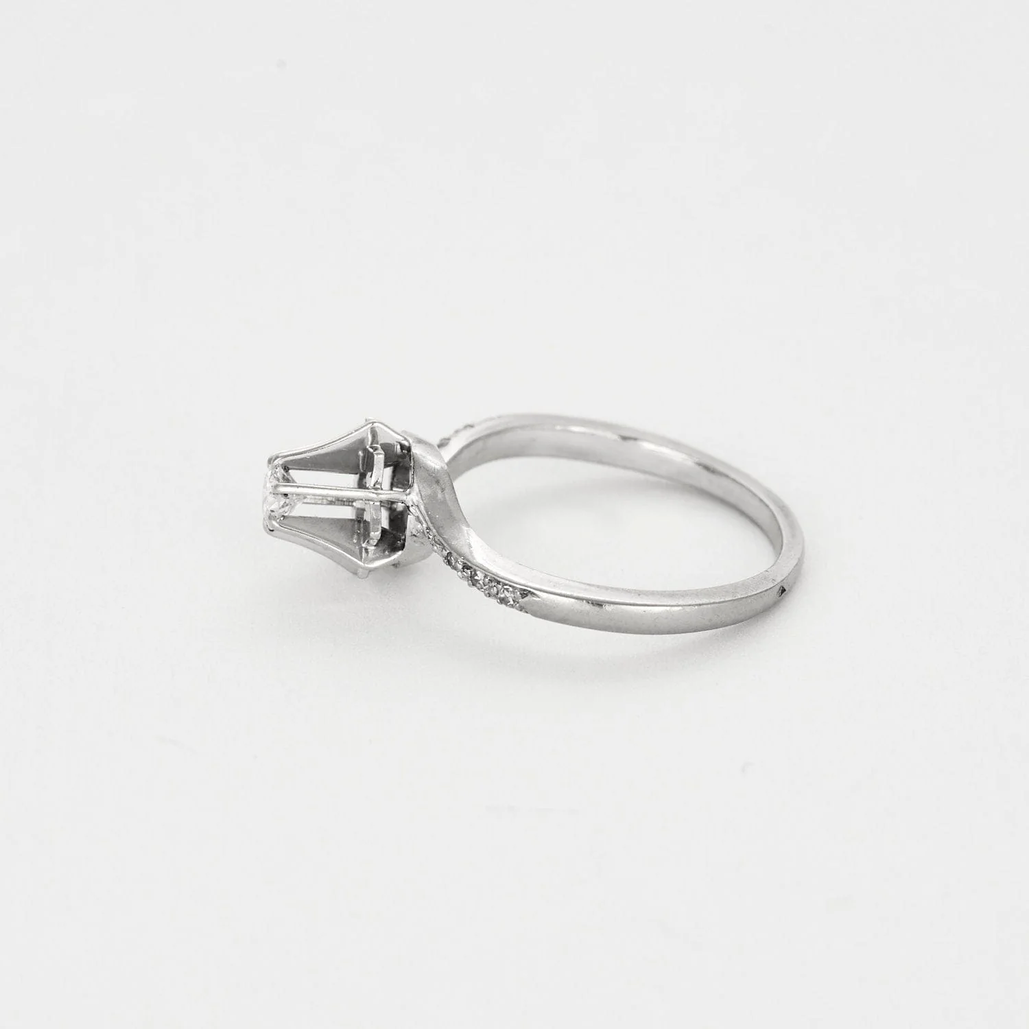 Solitaire in white gold and diamonds - Image 3