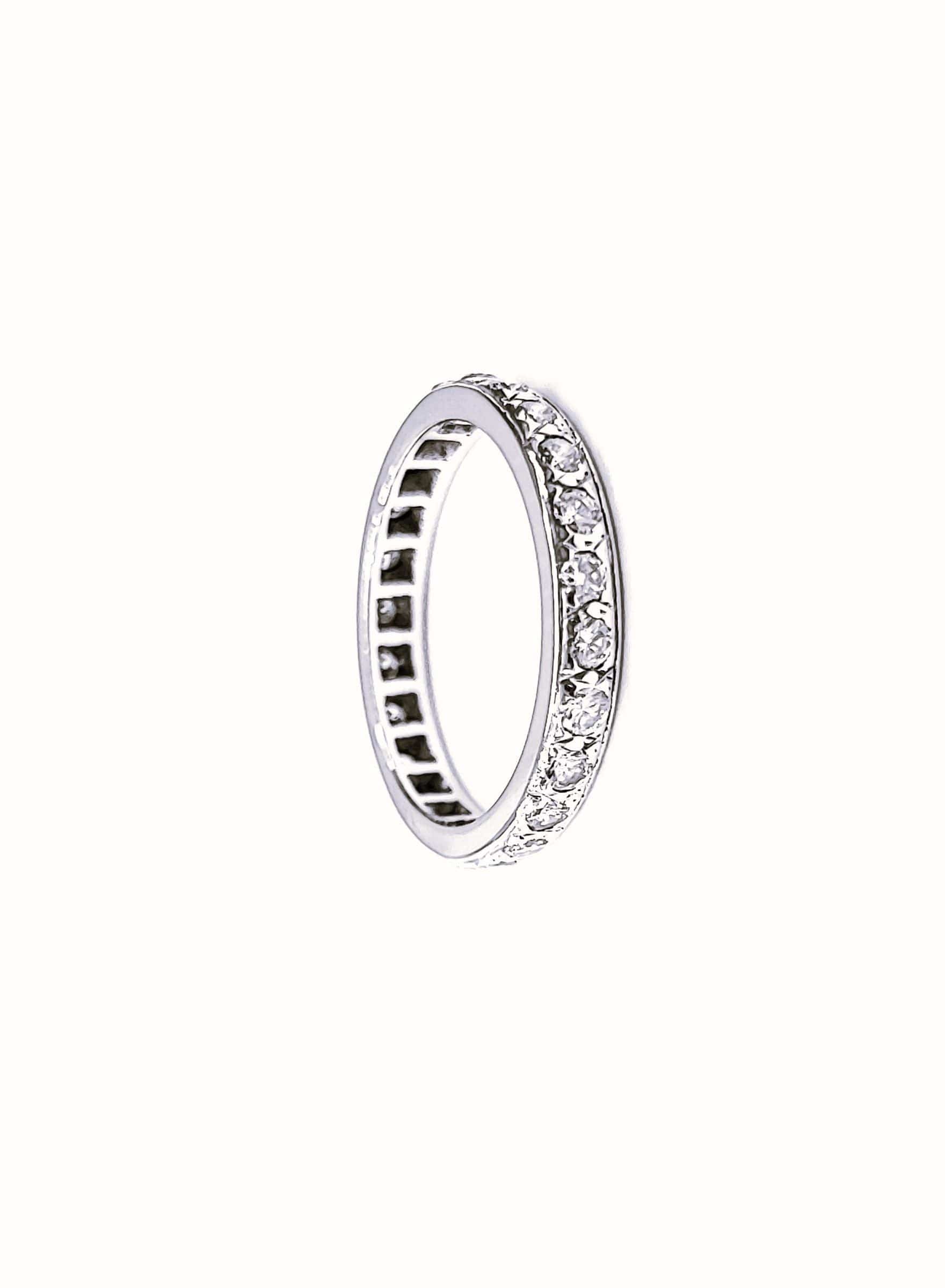 White gold diamond wedding ring - Image 3