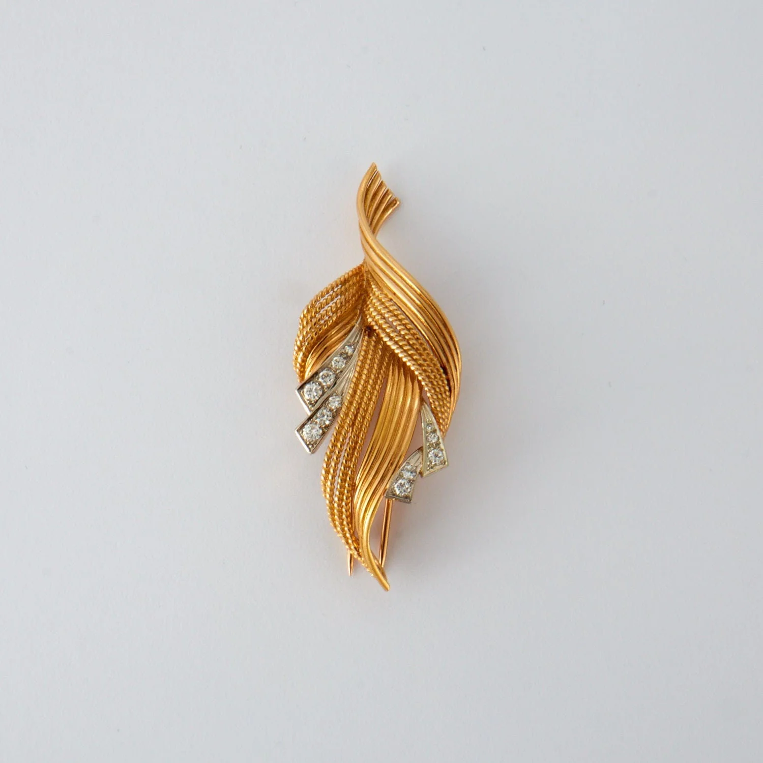 Yellow gold diamond brooch - Image 2