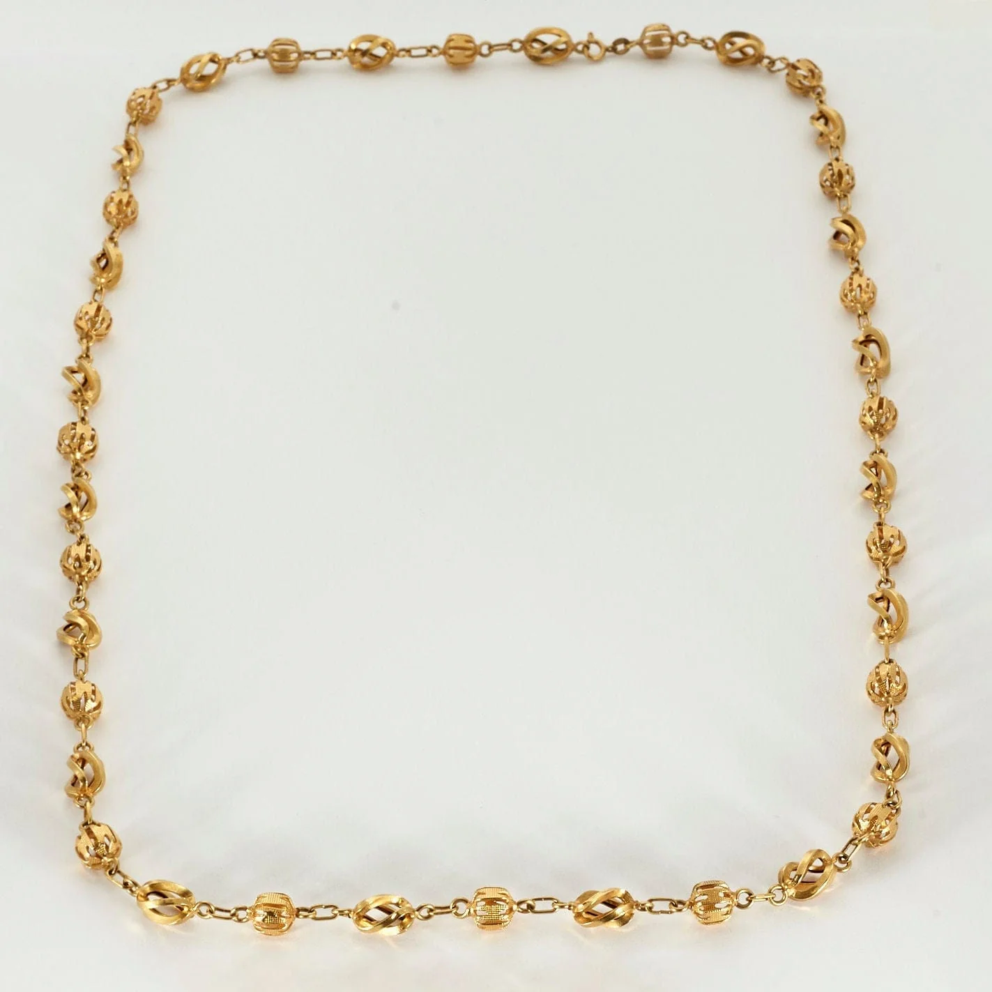 Yellow gold alternating mesh long necklace - Image 5