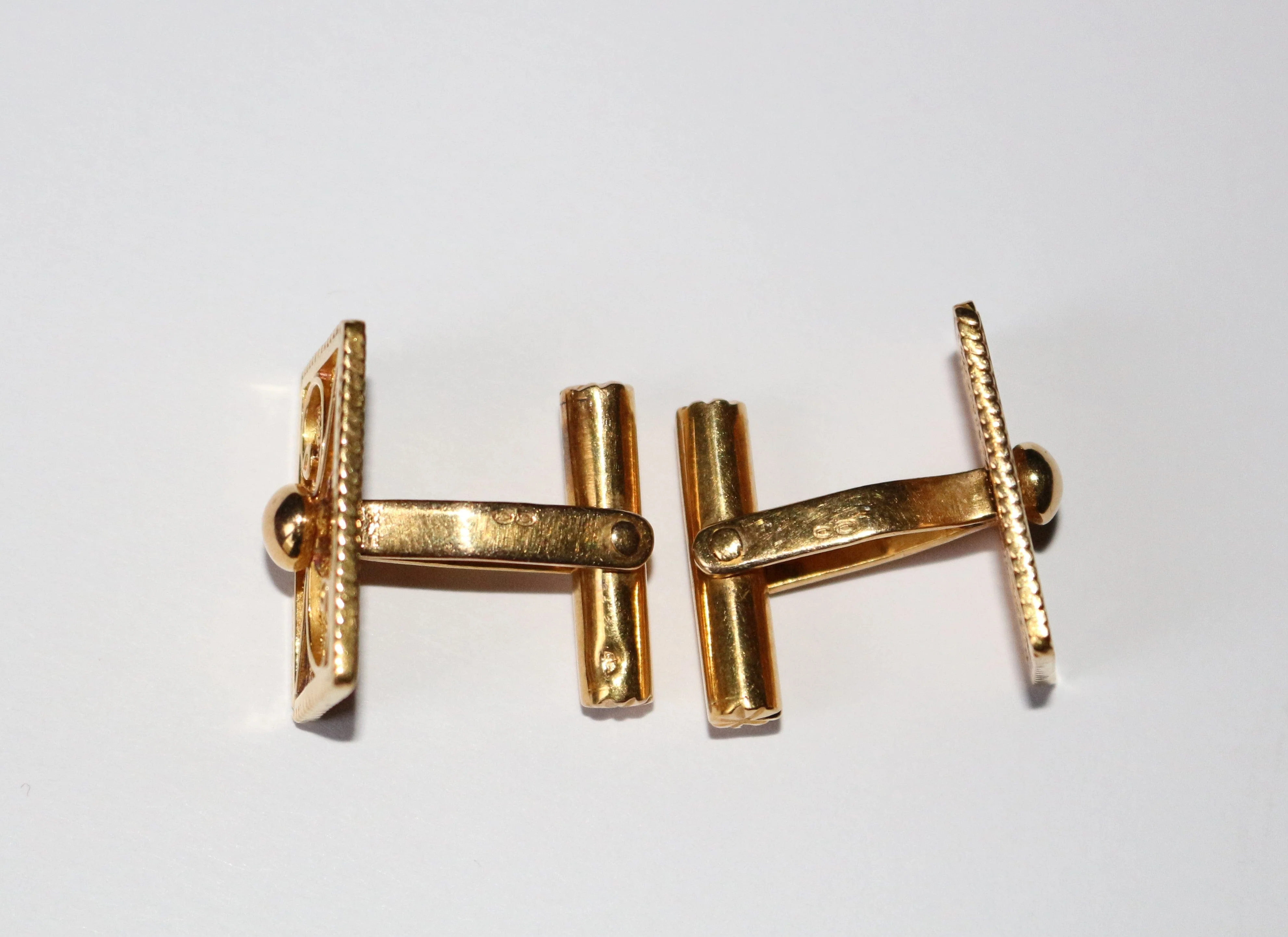 Openwork yellow gold cufflinks - Image 6
