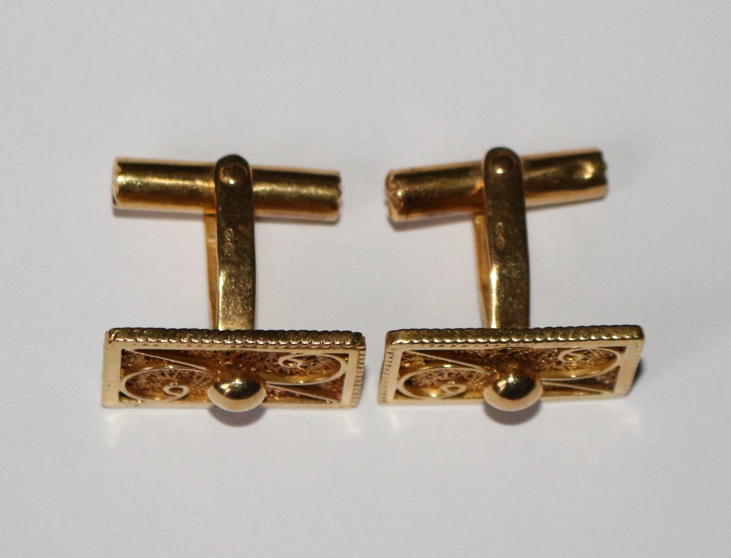 Openwork yellow gold cufflinks - Image 7