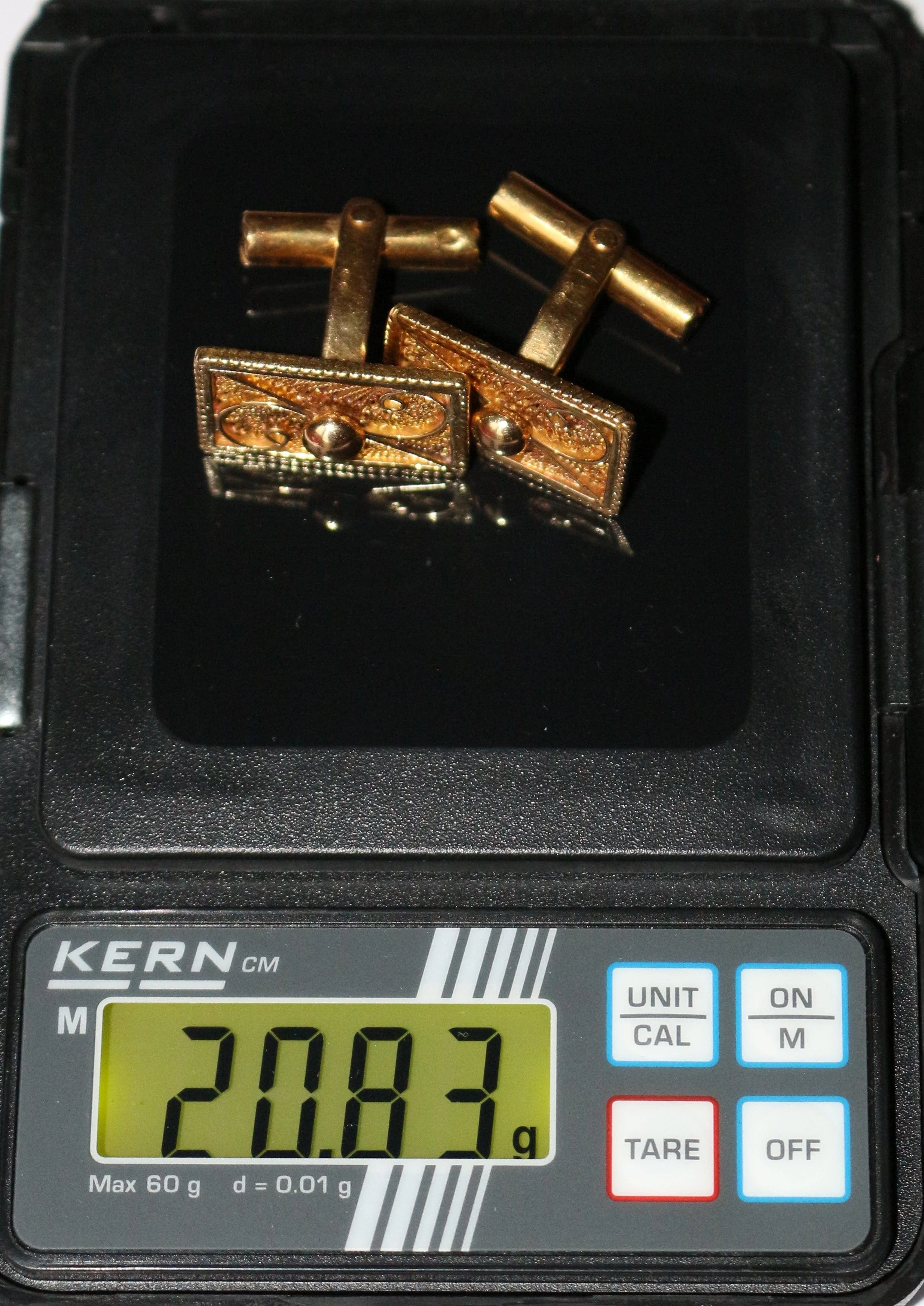 Openwork yellow gold cufflinks - Image 8