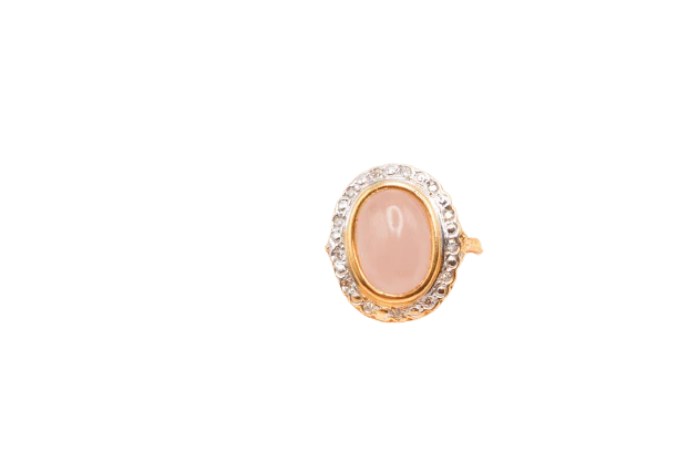 Two-tone gold ring with rose quartz and diamonds 