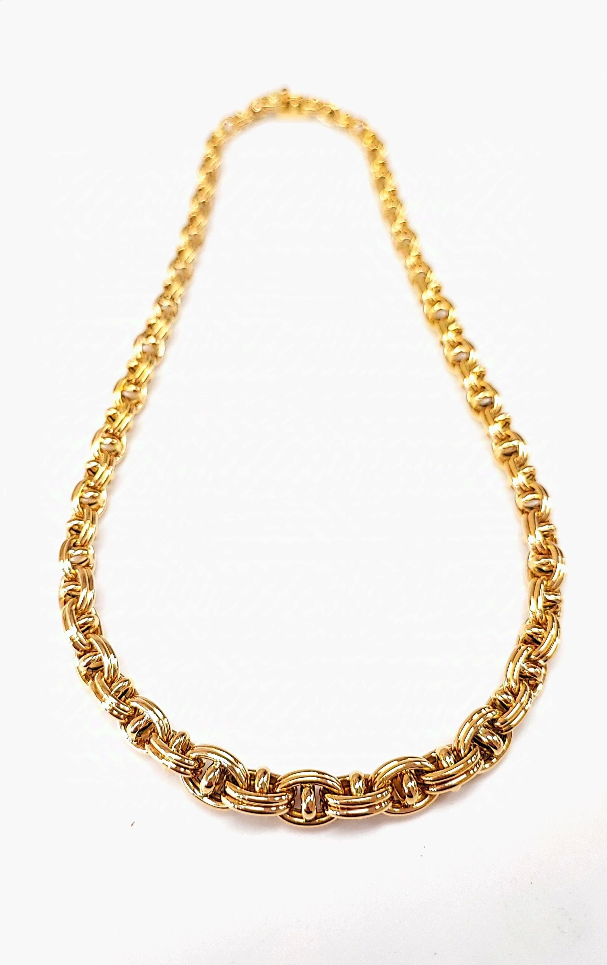 Caplain Saint André - Yellow gold necklace in fall - Image 2