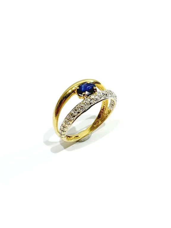 Diamond & sapphire ring