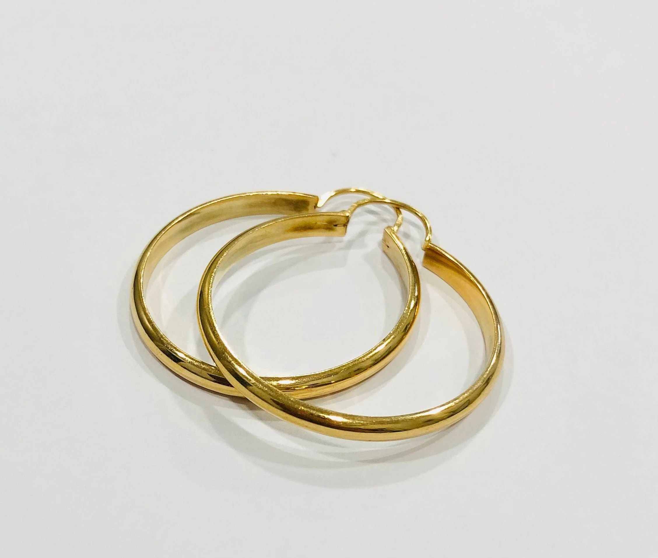 Yellow gold hoop earrings