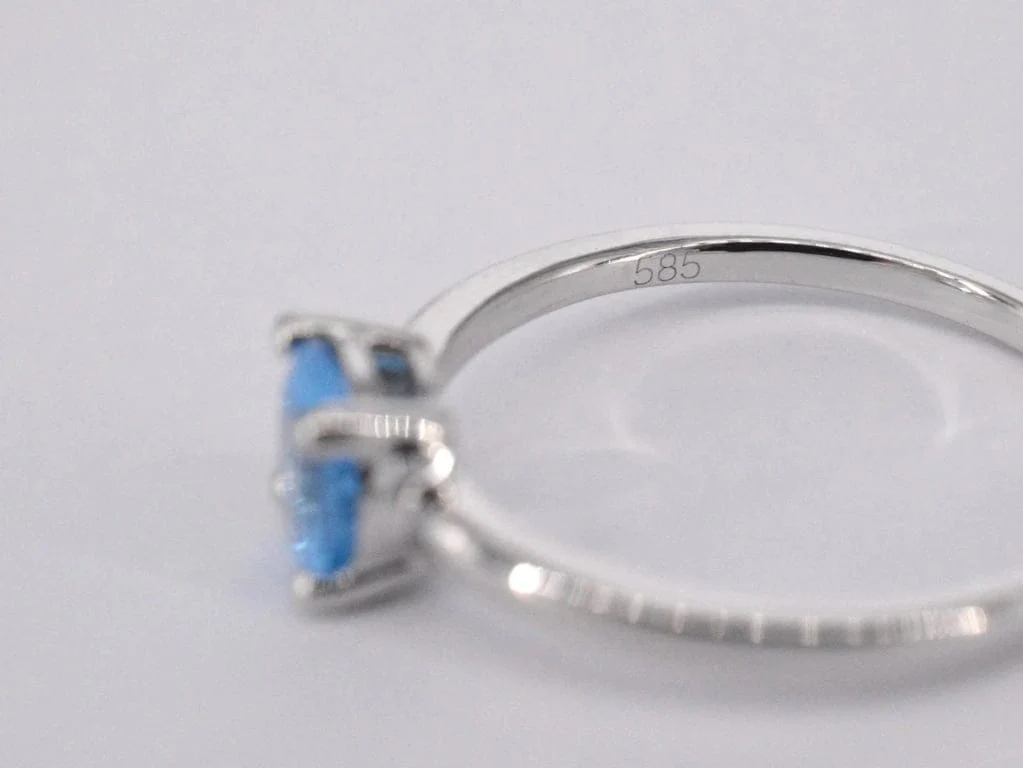 White gold ring with topaz - Image 8