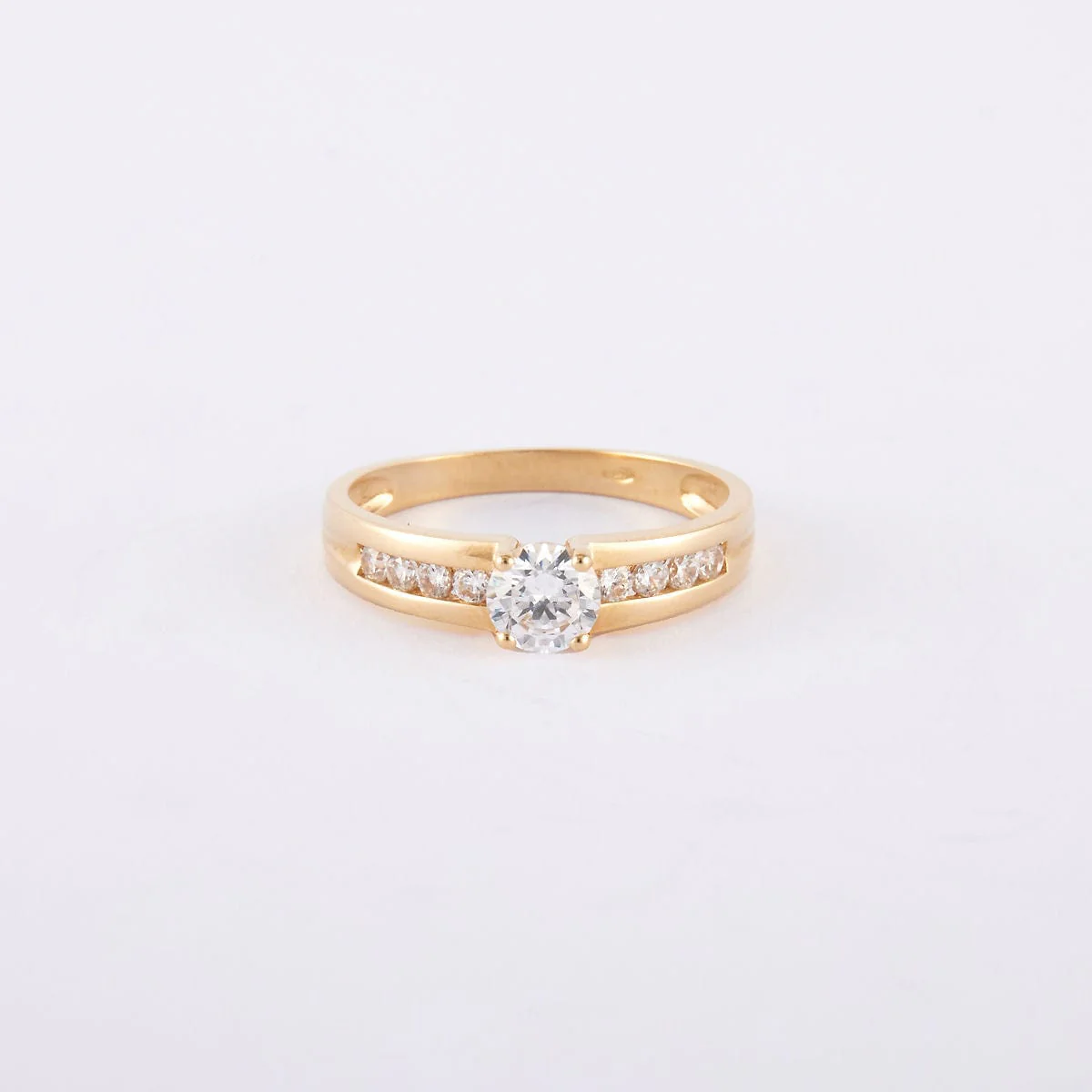 Solitaire ring in yellow gold, diamond - Image 3