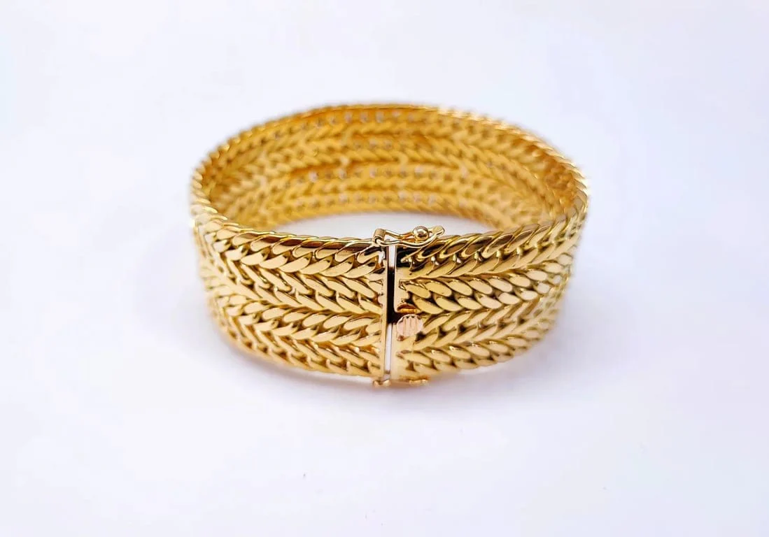 Yellow gold cuff bracelet - Image 4