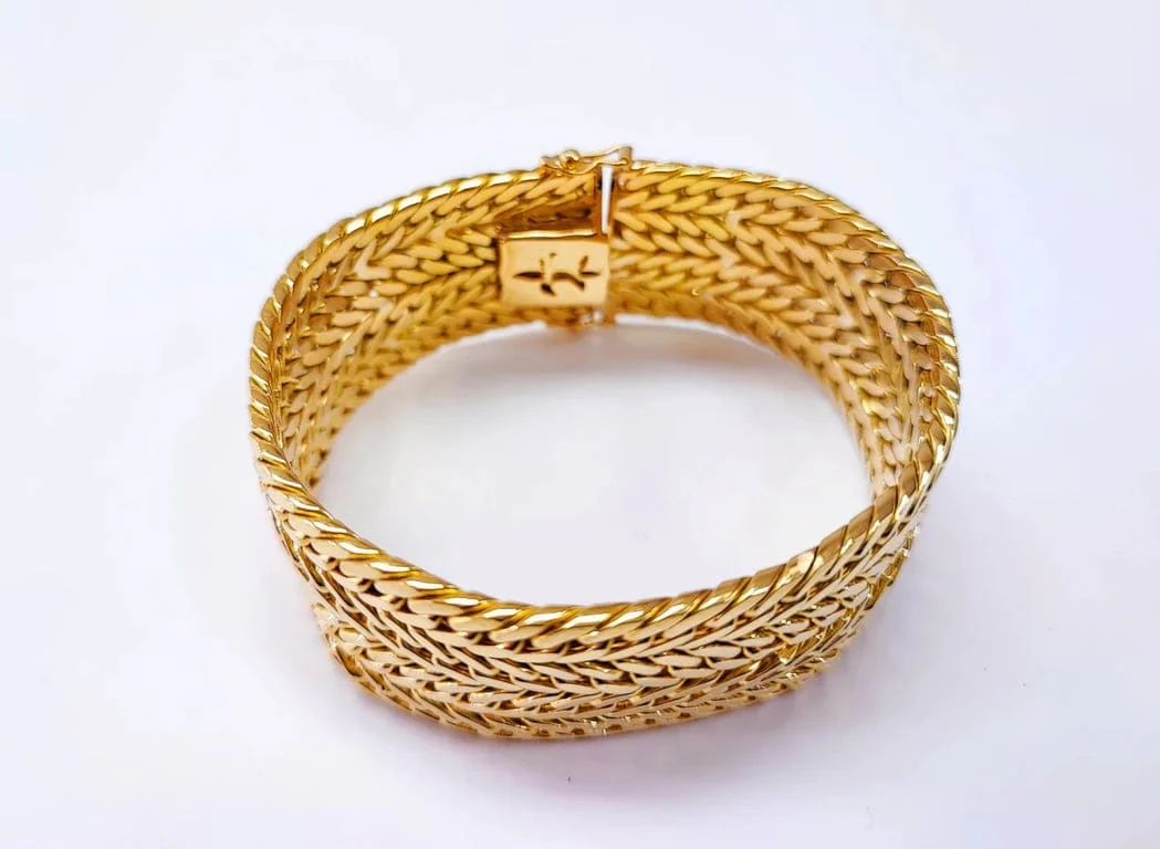 Yellow gold cuff bracelet - Image 5