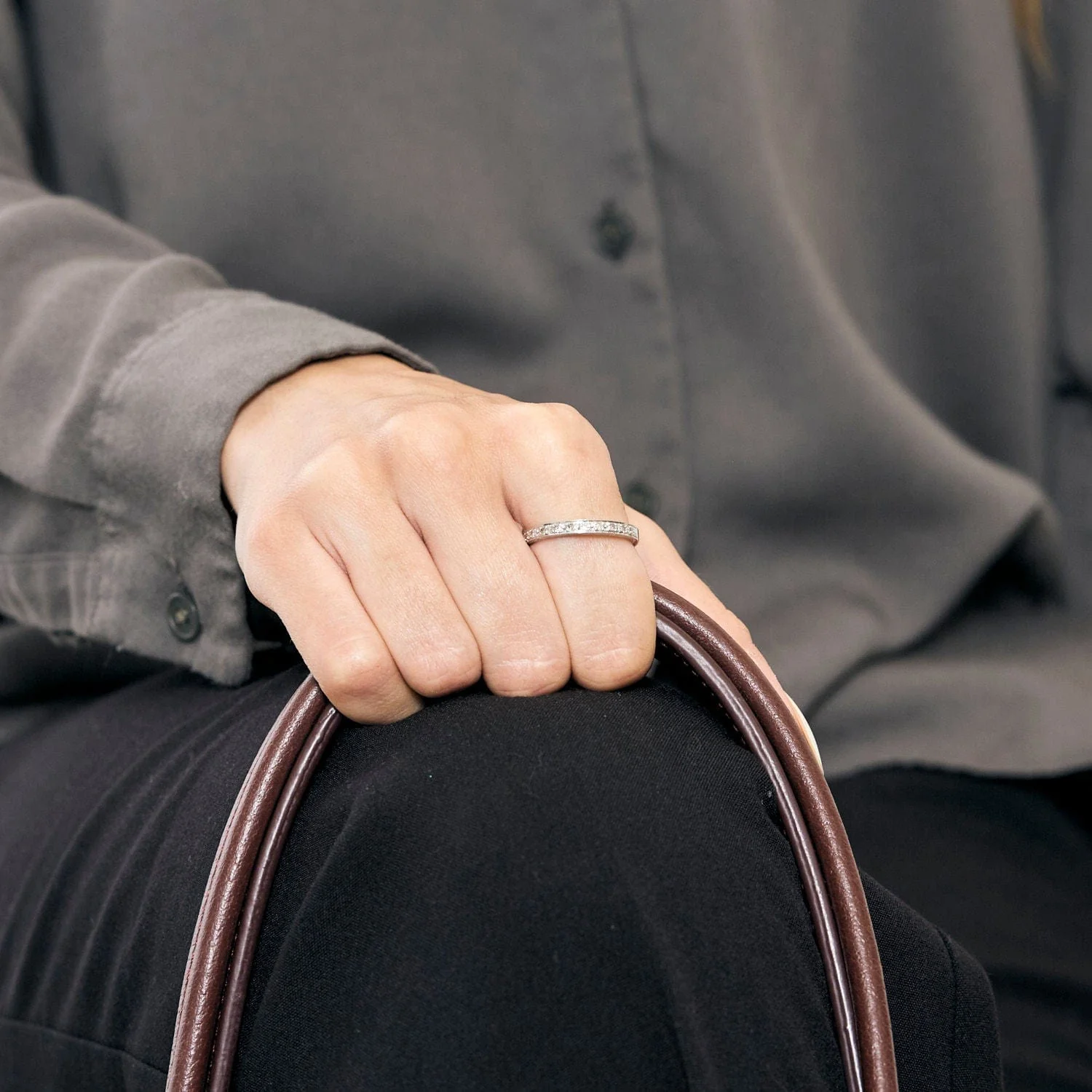 Wedding band in platinum and diamonds - Image 2