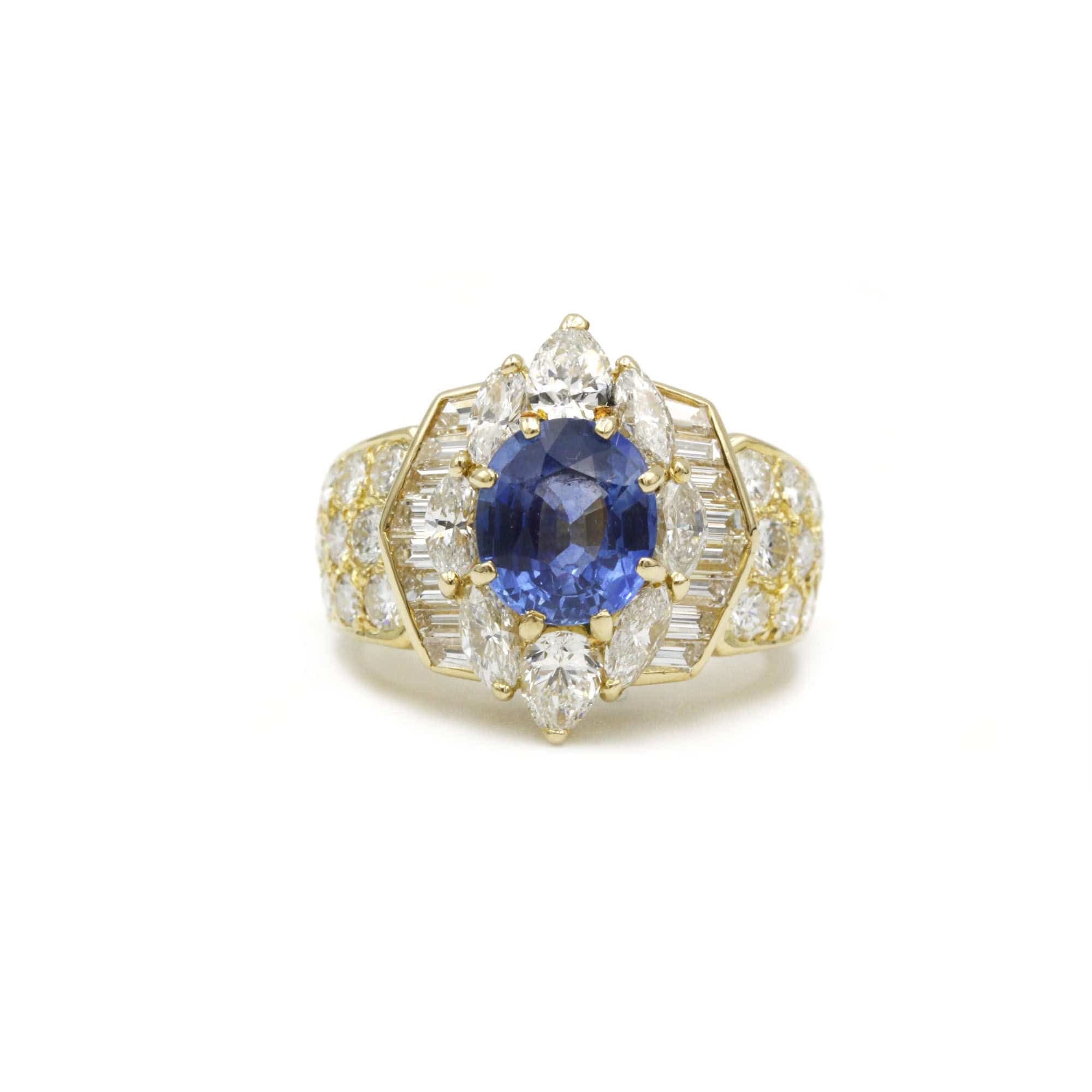 Ring - Gold, Diamonds & Sapphire