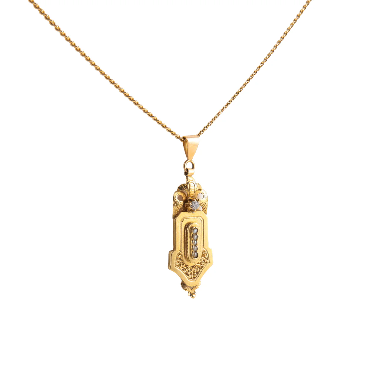 Necklace with yellow gold pendant