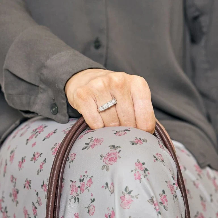 Princess ring in white gold and diamonds - Image 2