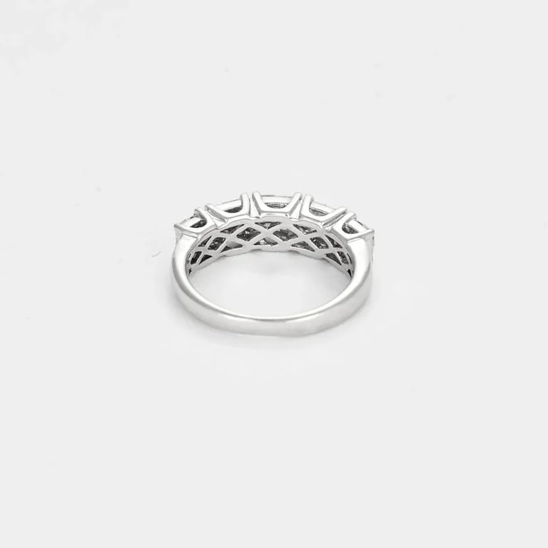 Princess ring in white gold and diamonds - Image 6