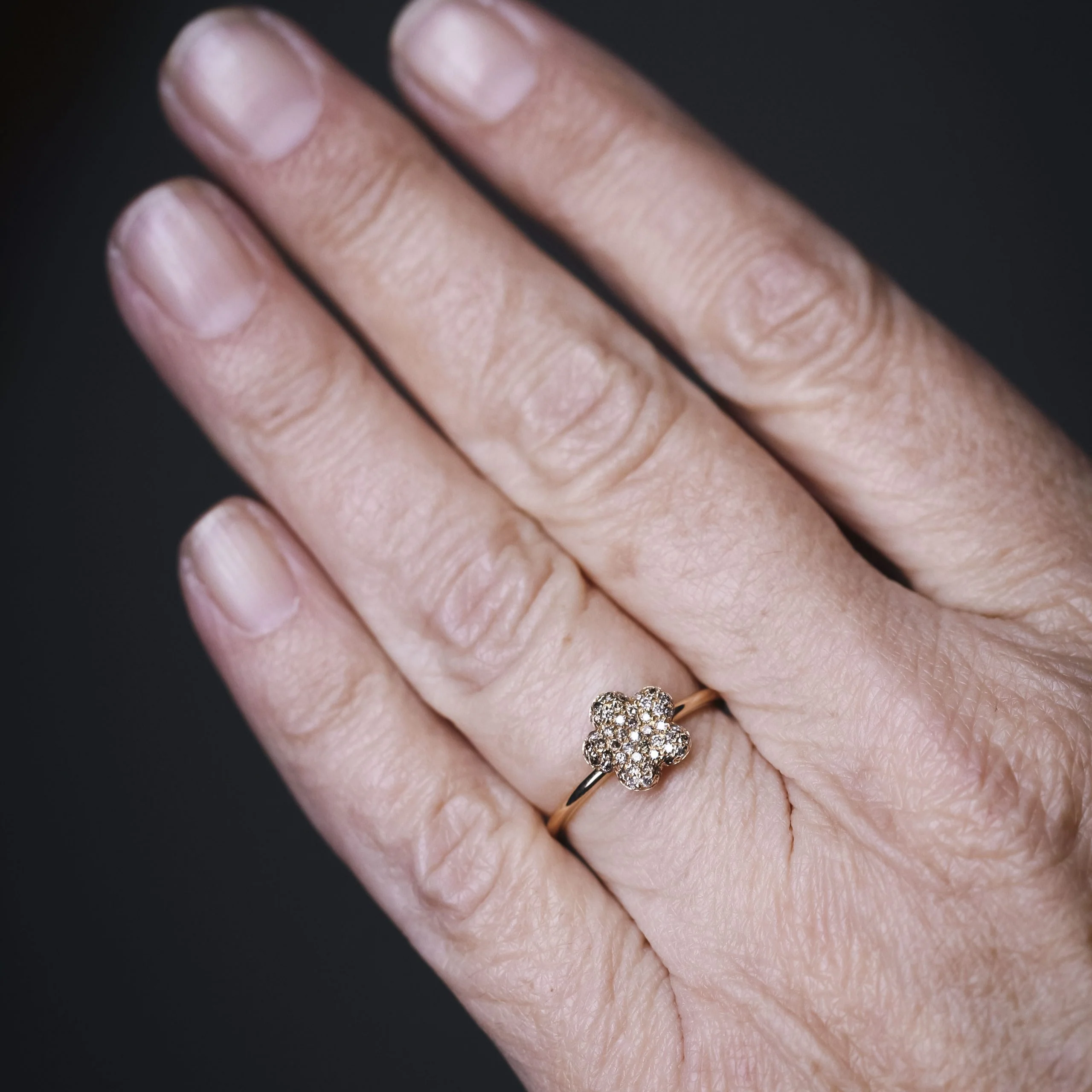 Rose gold flower ring with diamonds  - Image 6