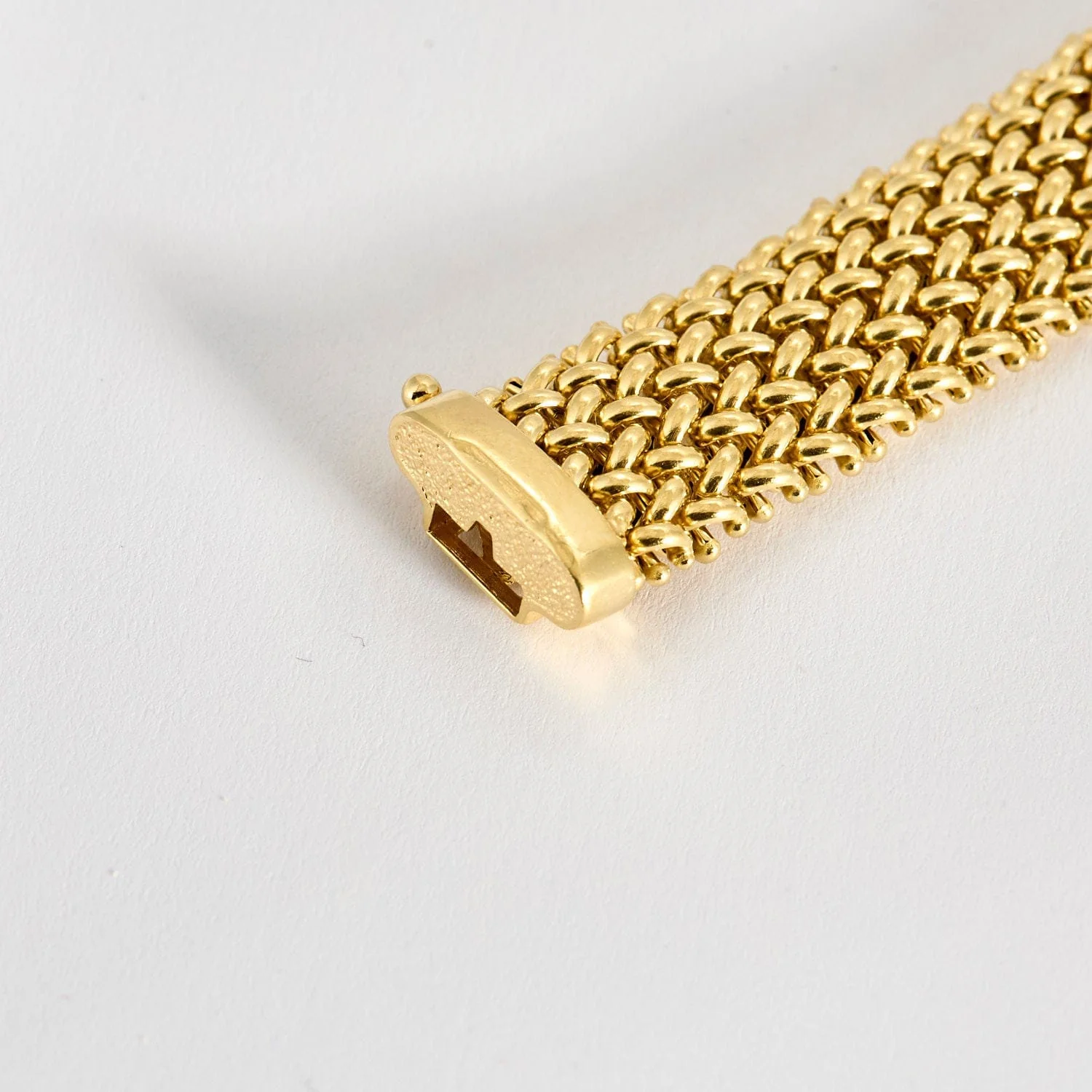 UNOAERRE yellow gold doormat mesh bracelet - Image 3