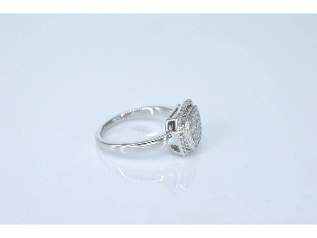 White gold entourage ring with diamonds - Image 4