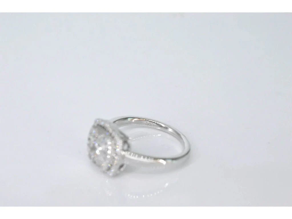 White gold entourage ring with diamonds - Image 7