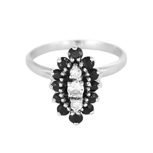 La Marquise Prestige ring in white gold, diamonds 