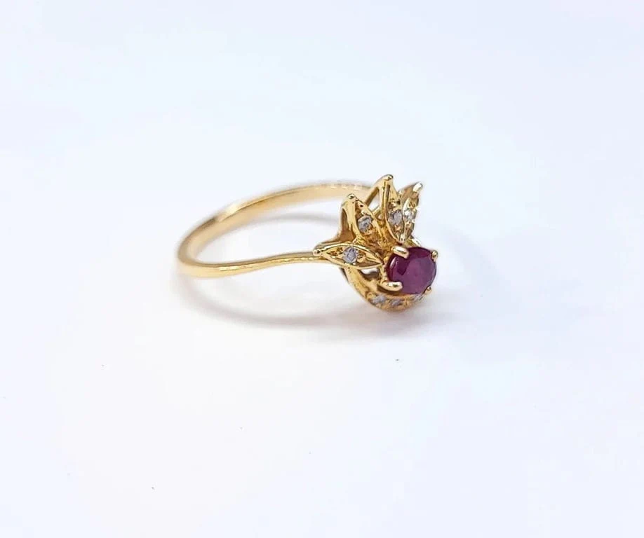Yellow gold ring, ruby and diamonds  - Image 3