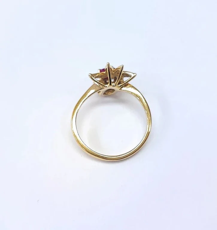Yellow gold ring, ruby and diamonds  - Image 4
