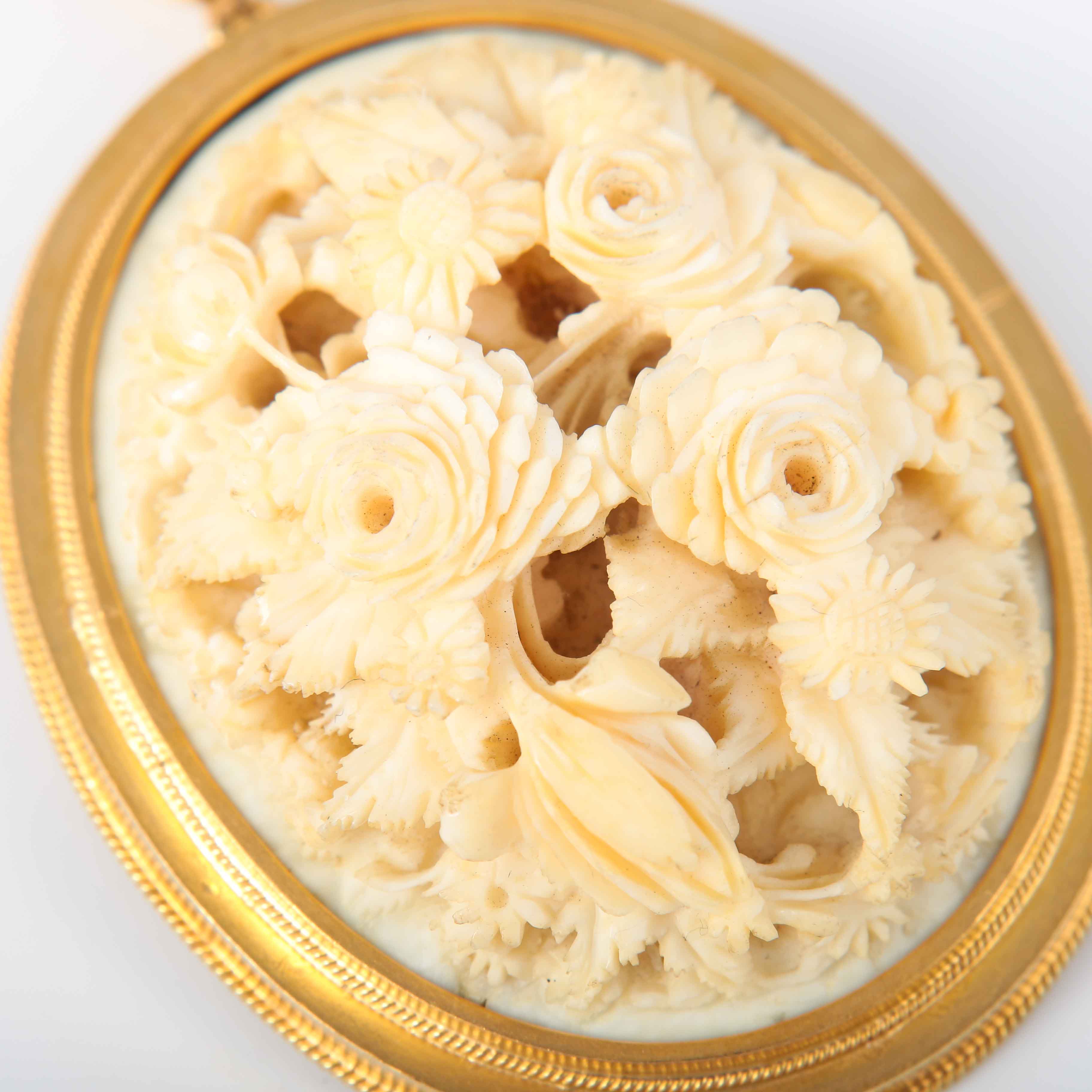 Flower motif pendant - Image 3