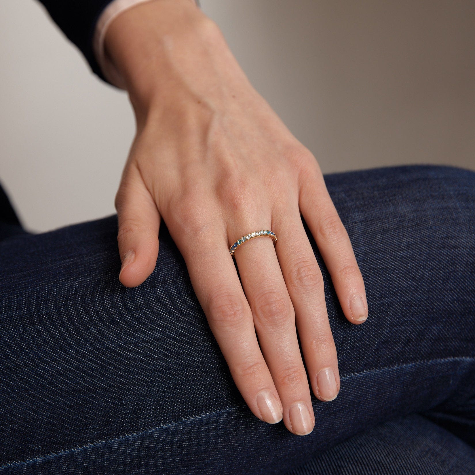 Yellow gold wedding ring, blue stones - Image 2