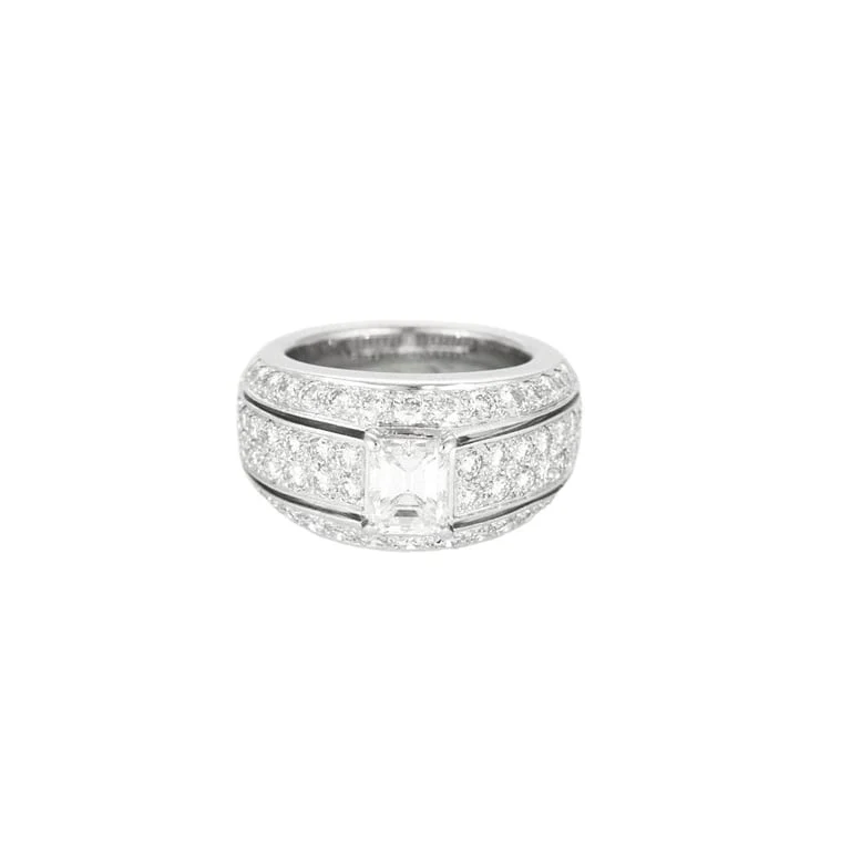 Tout Pour Moi ring in white gold and diamonds